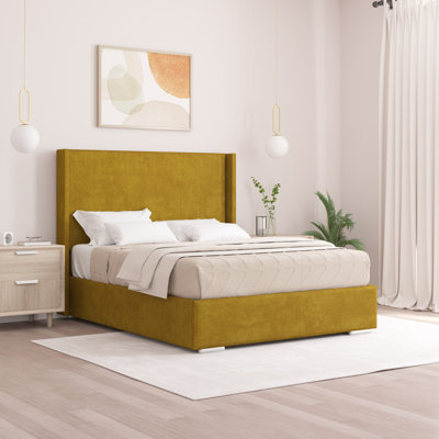 Chelby Upholstered Bed