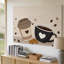 Toile, une illustration fantaisiste mettant en vedette deux tasses à café stylisées, l'une dans un art mural brun clair avec un motif en forme de cœur et l'autre dans un art mural sur toile-67232066