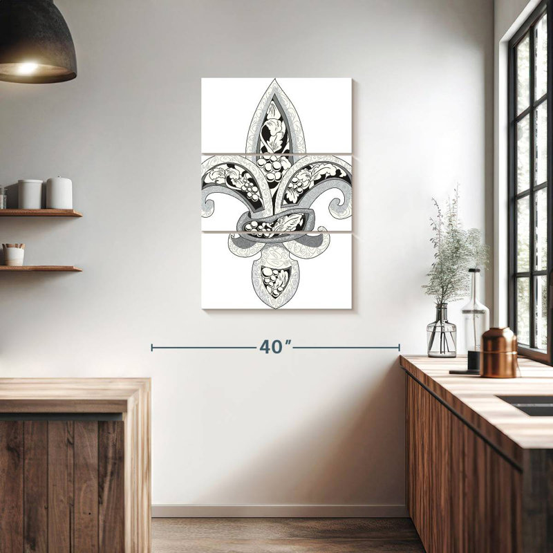 Fleur de lys ornée Kerner, H 38 po x l 24 po