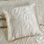 Ensemble de couvre-lit de quatre articles en satin matelassé-832931692-832951558