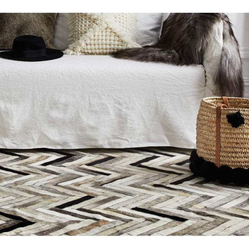 El Cielo Cowhide Chevron Area Rug, Rectangle 2' x 3'