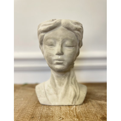 Marrell Statue Planter