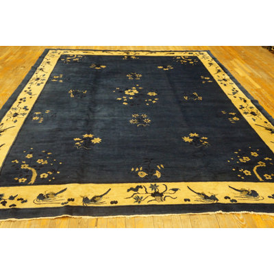 Tapis bleu antique à motif floral chinois des années 30 à Pékin