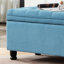 Banc de rangement rembourré avec boutons en lin bleu et support en bois pour une structure robuste-131300920