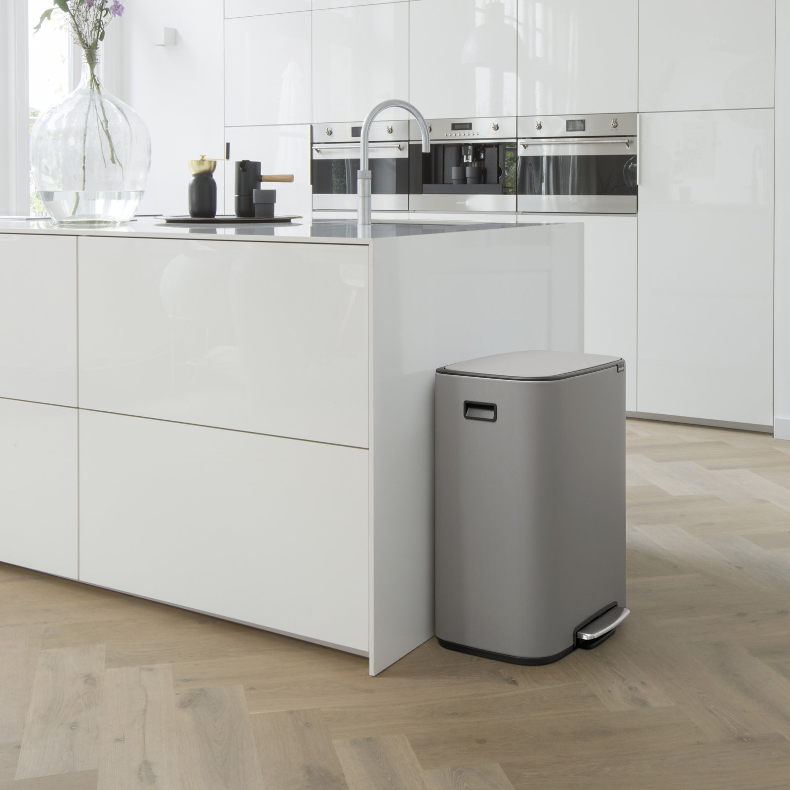 Brabantia Bo 16gal Step-On Trash Can, Mineral Concrete Gray