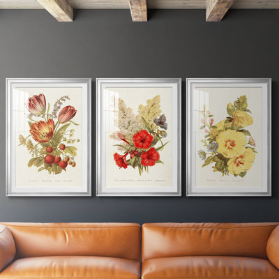 Antique Floral Bouquet IV - Impression sur mesure encadrée de qualité supérieure - 3 pièces