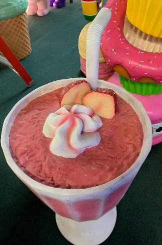 Statue de lait frappé à la crème fraise Broomhall