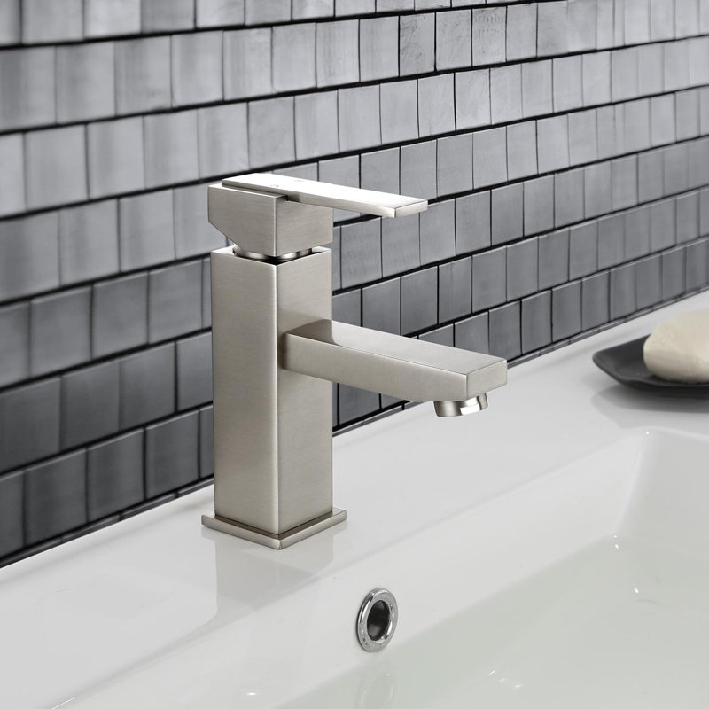 Single-Hole Single-handle Bathroom Faucet, Brushed Nickel