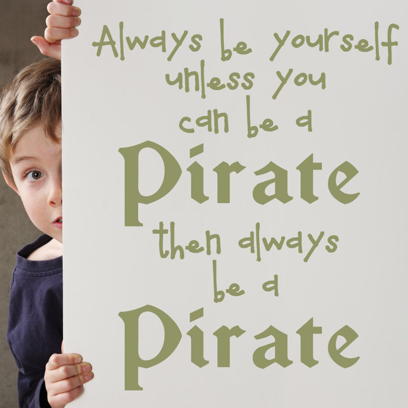 Décalcomanie murale toujours en pirate, H 38 po x l 31 po x P 0,01 po, Olive