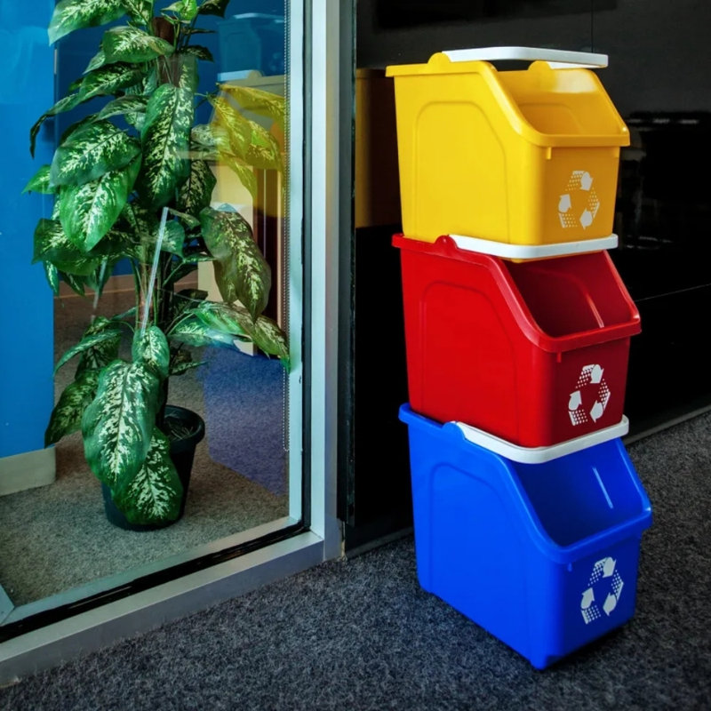 Système de bacs de recyclage multiples Sturdy Essentials avec trois bacs empilables de 6 gallons avec poignées de transport, empilables et compacts pour les bureaux, les maisons, les garages et les entreprises - (jaune, paquet de 1)