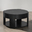 Table basse ronde à plateau relevable, rangement dissimulé et tablette ouverte, maison de campagne moderne, salon-133419434