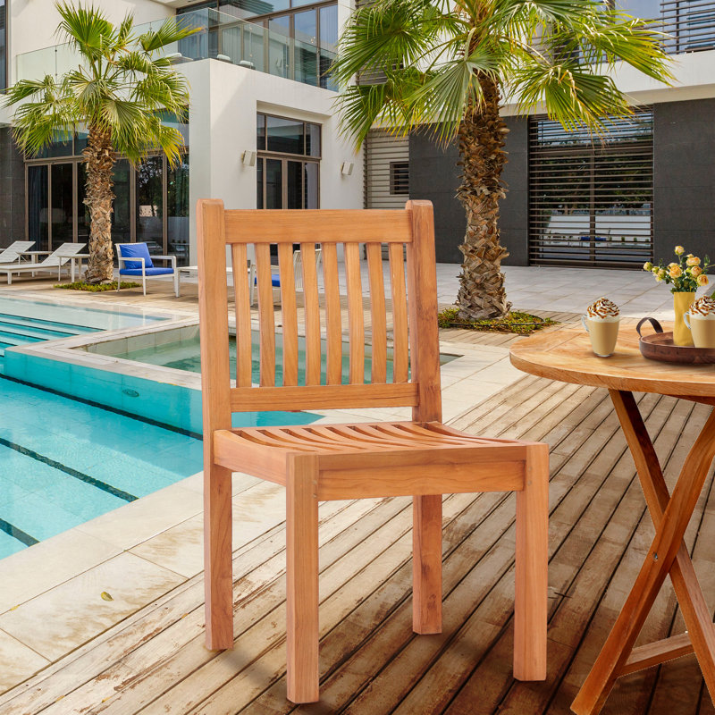 Chaise de salle à manger de patio en teck Catriona
