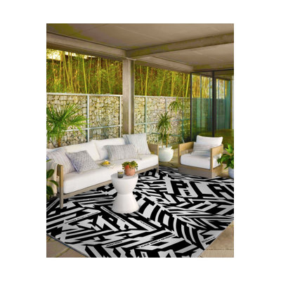 Black Text Themed Decorative Washable Rug