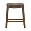 Tabouret à hauteur de comptoir 26 po, siège en similicuir gris, bois massif brun