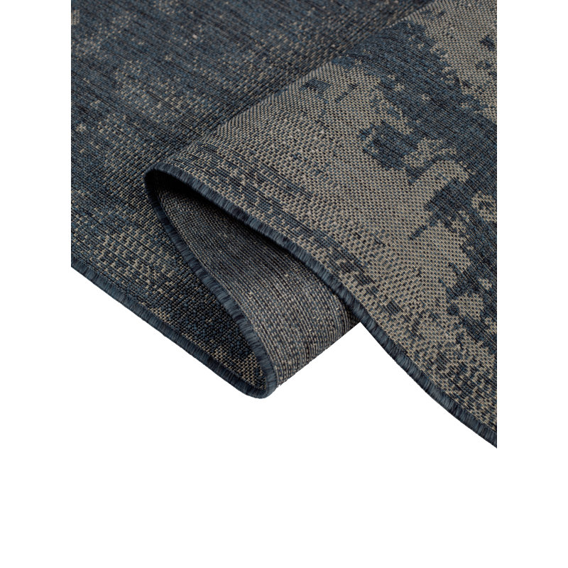 Indoor / Outdoor Rug, Rectangle 7'10" x 10'