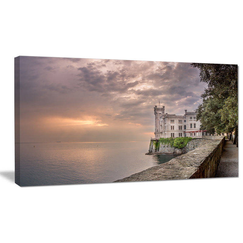 «Miramare Castle at Sunset», reproduction de photo sur toile tendue, H 16 po x l 32 po x p 1 po