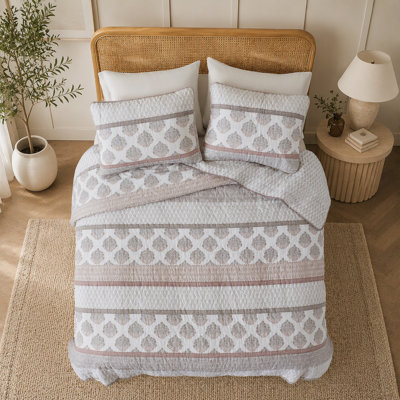 3 Pieces King Cal King Quilt Set 106 x 94 Inch Cotton Reversible Bedding