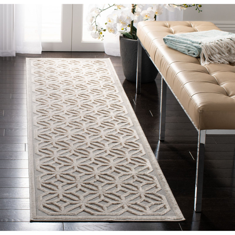 Swatzell 900 Viscose Pile Geometric Rug, Runner 2'2" x 8'