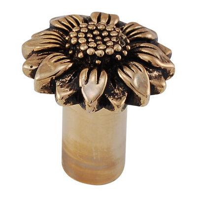 Carlotta Flower Novelty Knob
