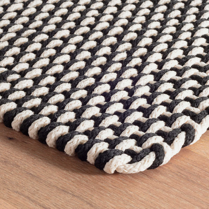 Tapis intérieur / extérieur noir / ivoire tissé à la main à deux tons, Rectangle 5 pi x 8 pi