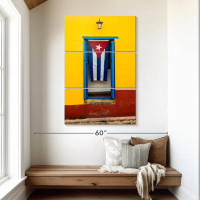 Lilie Hanging Cuban Flag