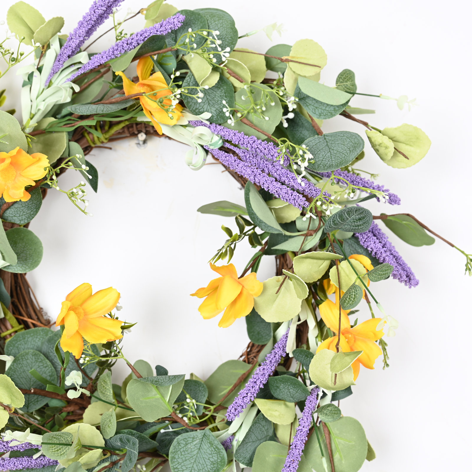 18" Handcrafted Eucalyptus Berry Everyday Wreath