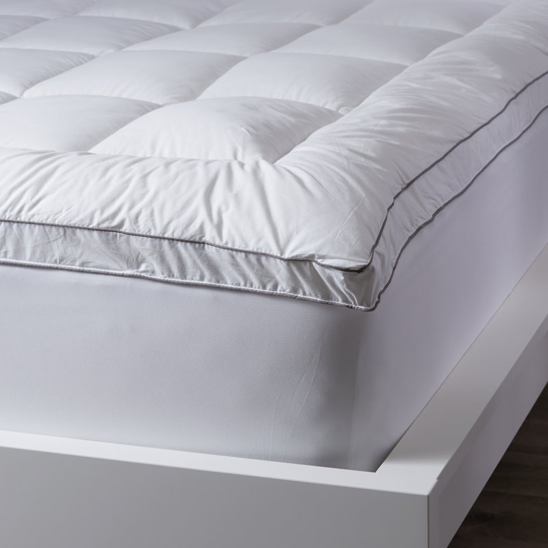King Size White Down Alternative Featherbed Mattress Topper