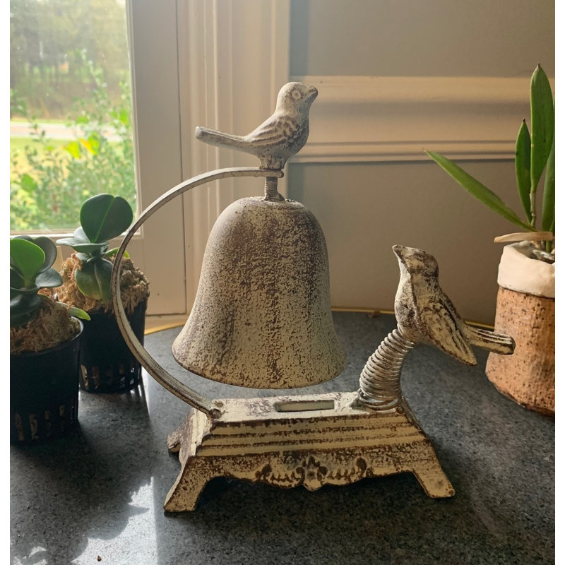 Figurines & Sculptures