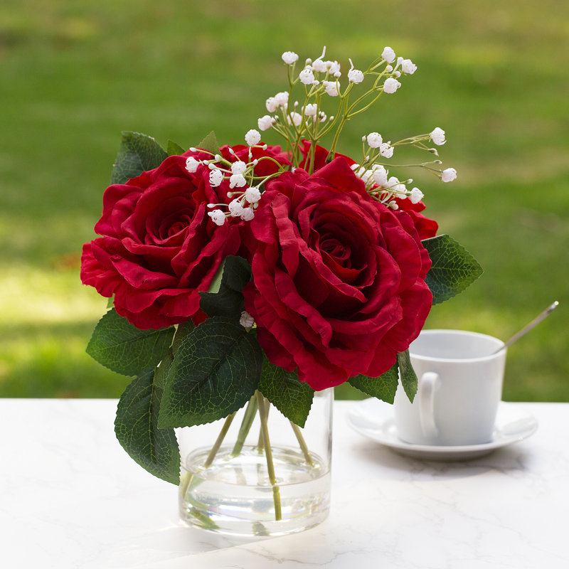 Roses en soie dans un vase, Rouge / Vert