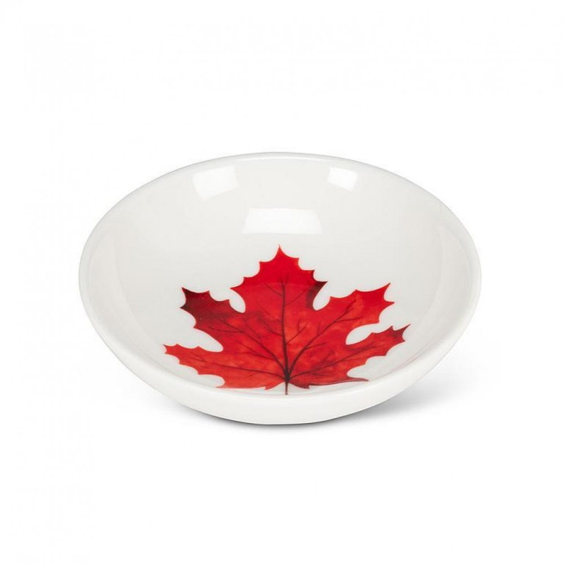 Petit avec plat en feuille d'érable