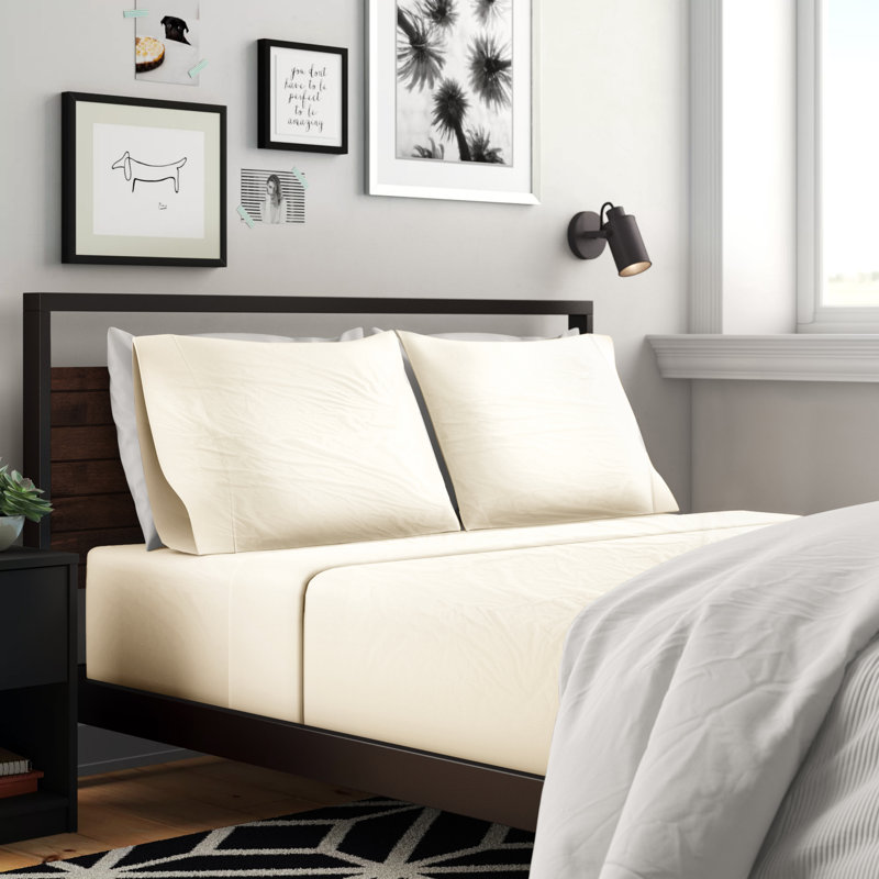 Ensemble de draps en microfibre brossée imitant le satin de coton et offrant une résistance au froissement et respirant