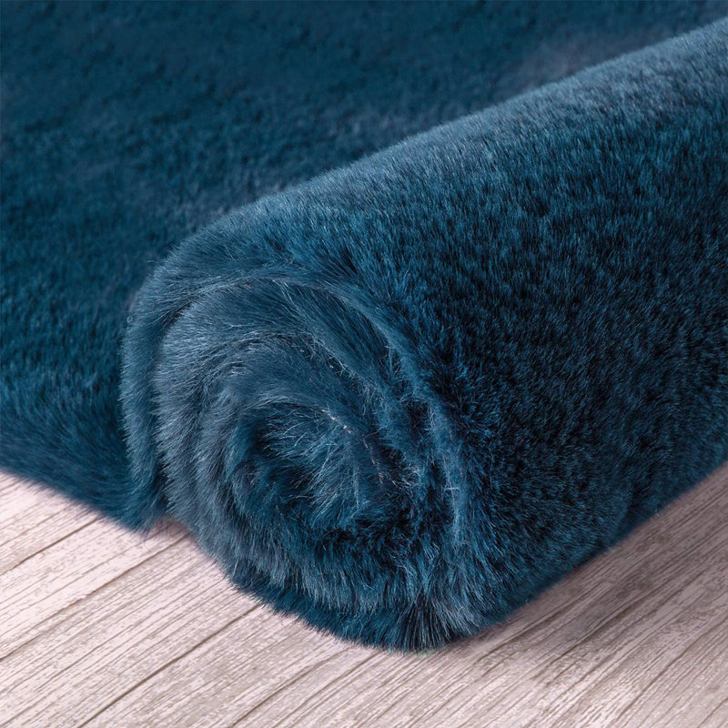 Hazeghi Faux Fur Washable Indoor Rug, Novelty 2' x 6'
