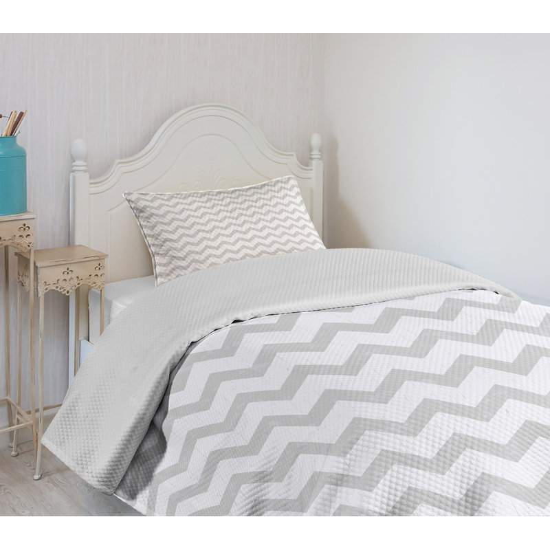 Twin Pale Grey and White Geometric Zigzag Bedspread Set