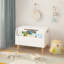 Boîte à jouets en bois avec bibliothèque à l'avant, couvercle rabattable et charnière de sécurité pour l'organisation et le rangement de la chambre d'enfant-130604081