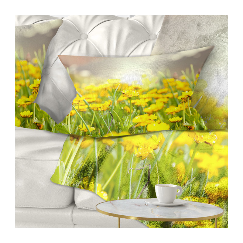 Coussin lombaire floral avec des fleurs