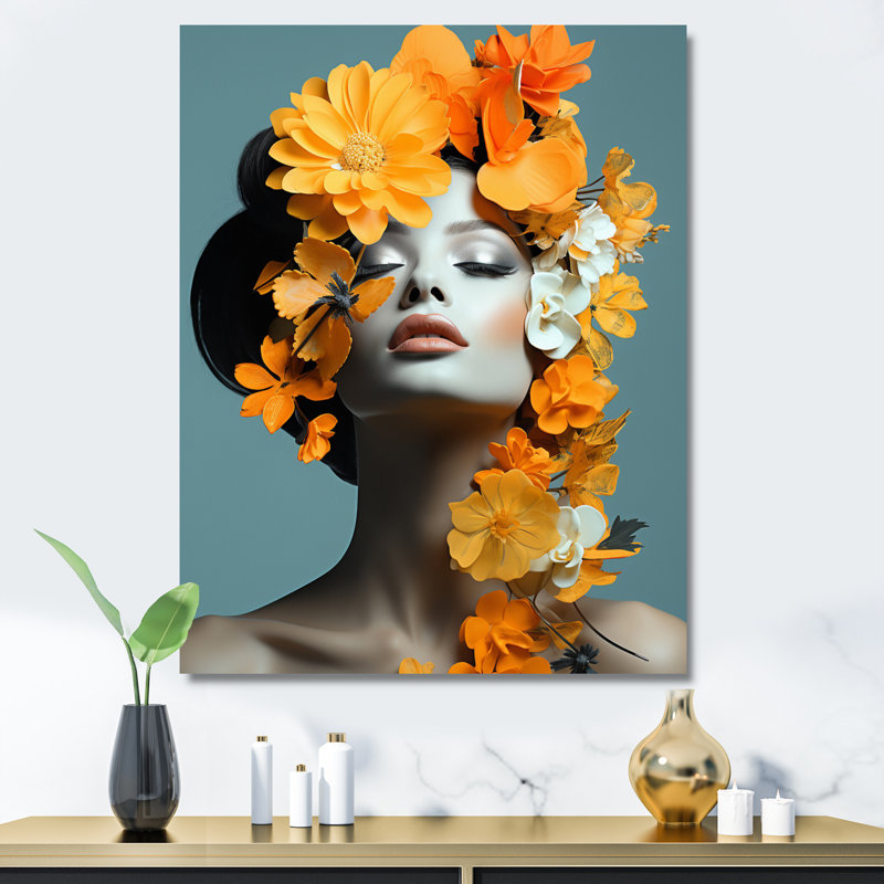 Femme orange sur toile, impression sur toile, H 40 po x l 30 po, Encadrement doré