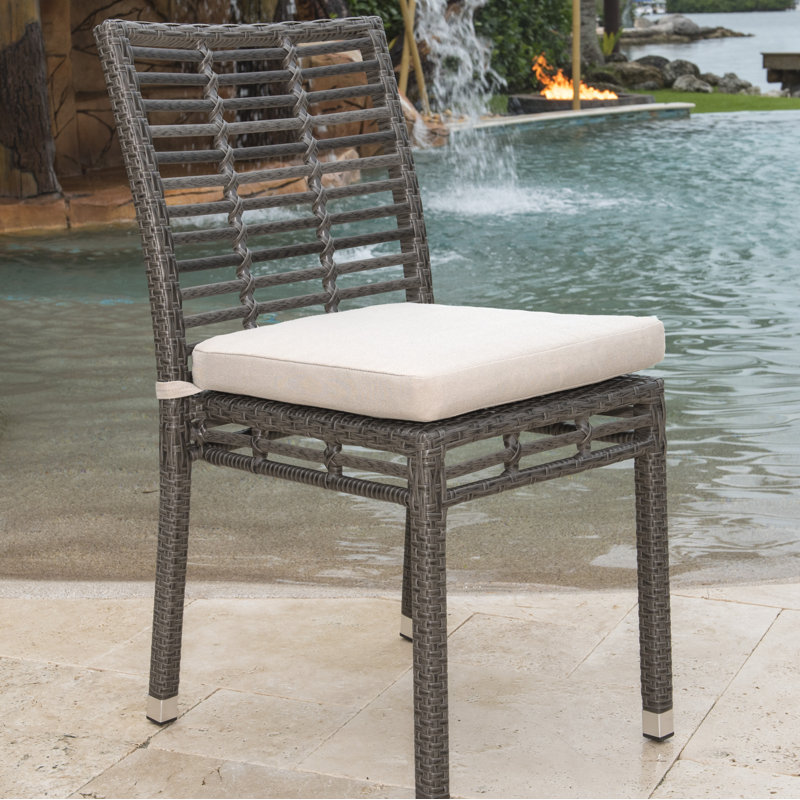 Chaise de patio empilable avec coussin Westerman, Toile bleu marine Sunbrella®