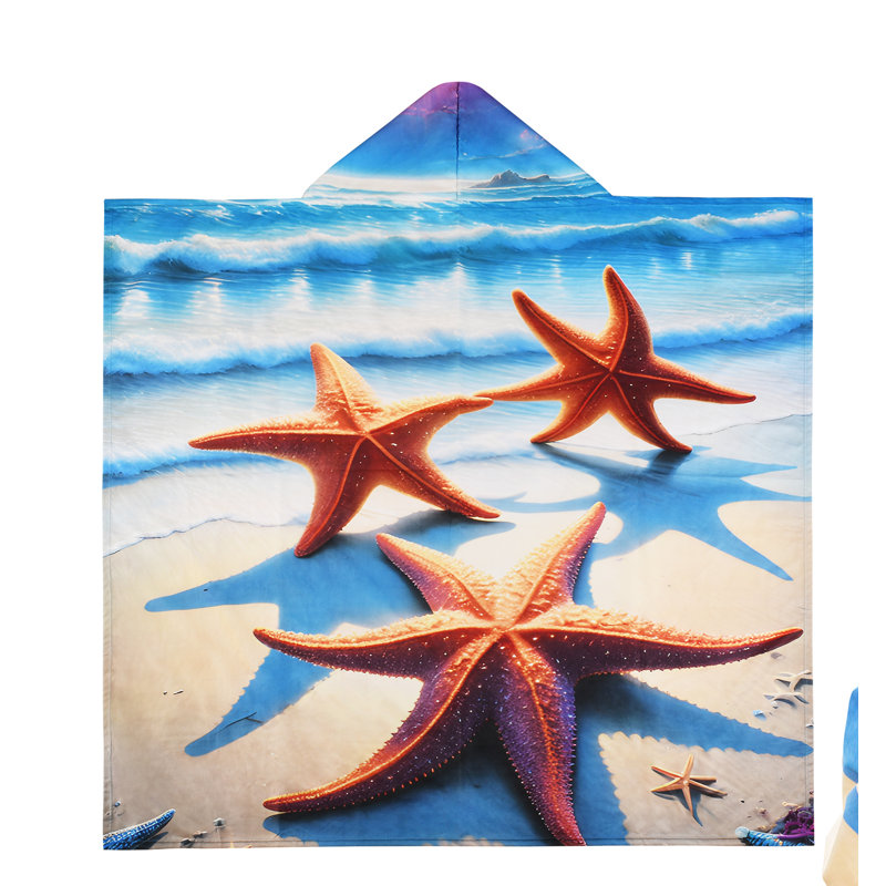 Serviette de plage légère avec capuche East Urban Home pour adulte