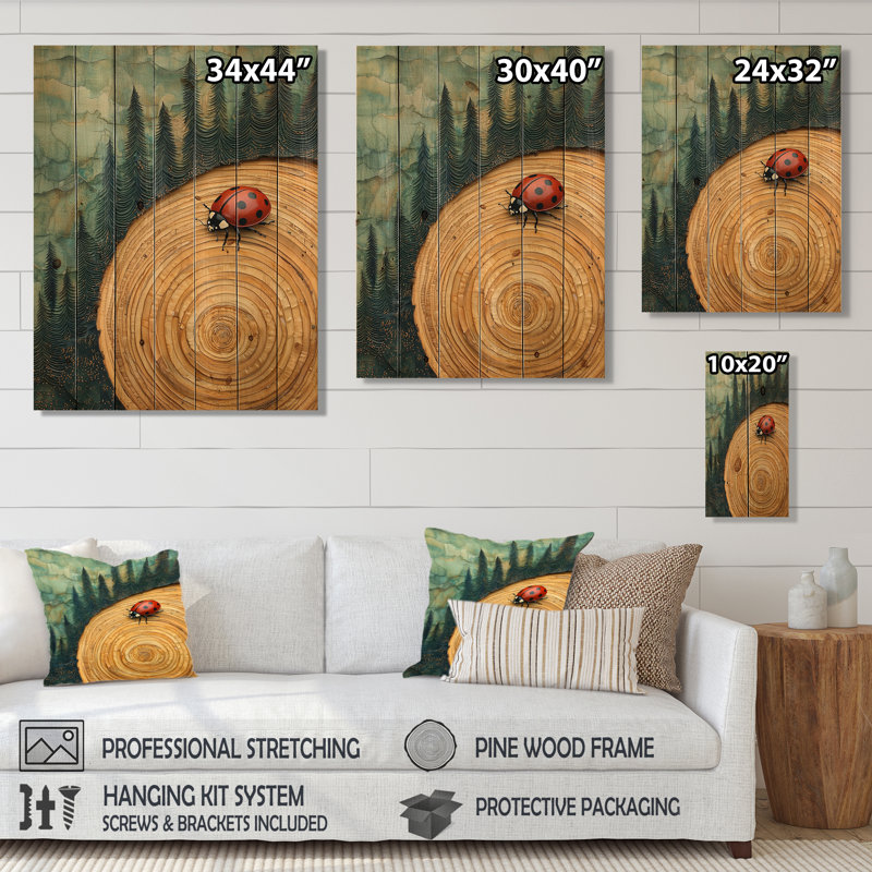 «Ladybug At The Forest On Slide III» - Art mural en bois de coccinelle - sur bois de pin naturel