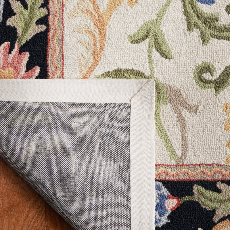 Oxfordshire Hand Tufted Wool/Cotton Floral Rug in Black/Ivory, Rectangle 5'3" x 8'3"