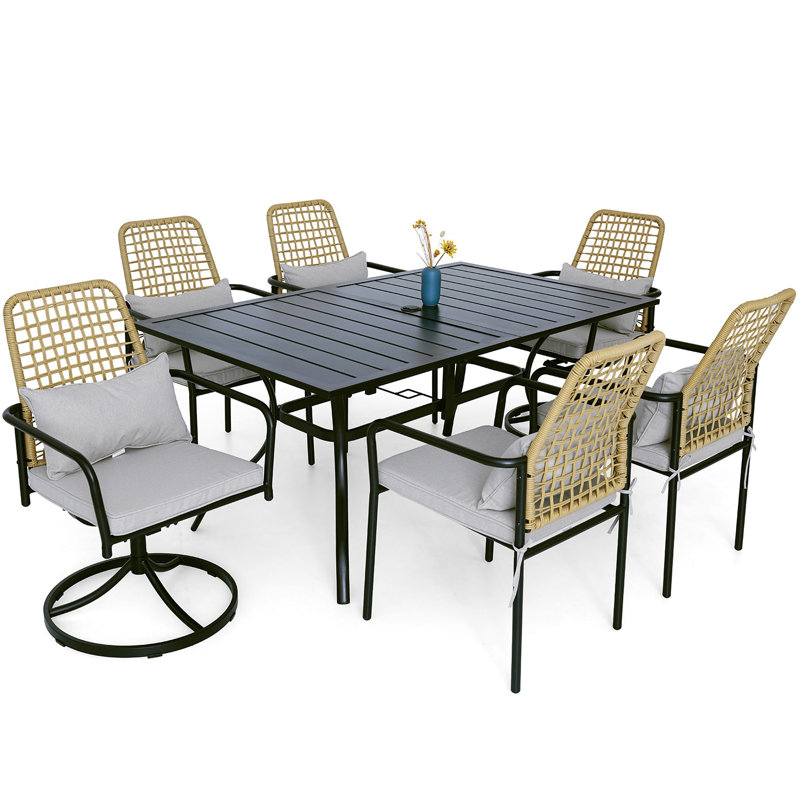 Ensemble repas extérieur pour 6 personnes avec coussins