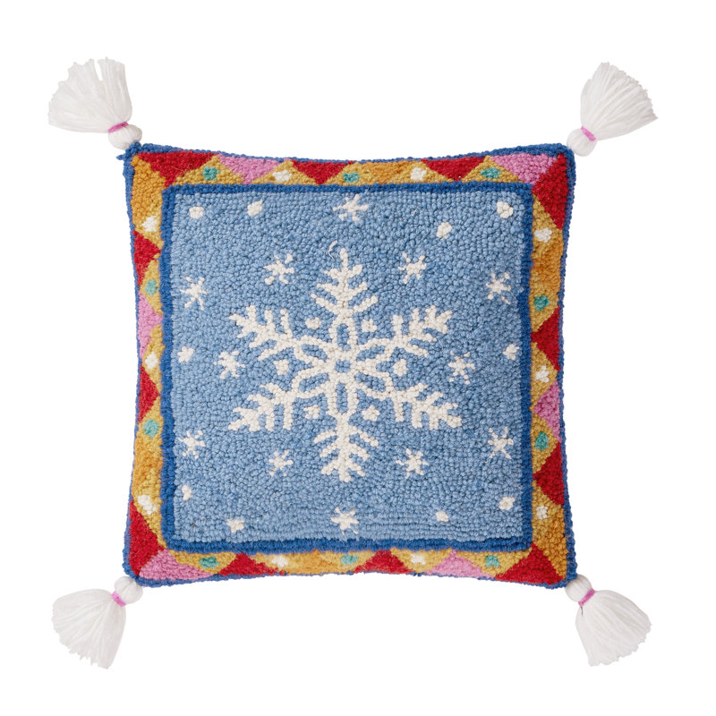 Coussin en laine crocheté à motif flocon de neige Fair Isle avec pompons
