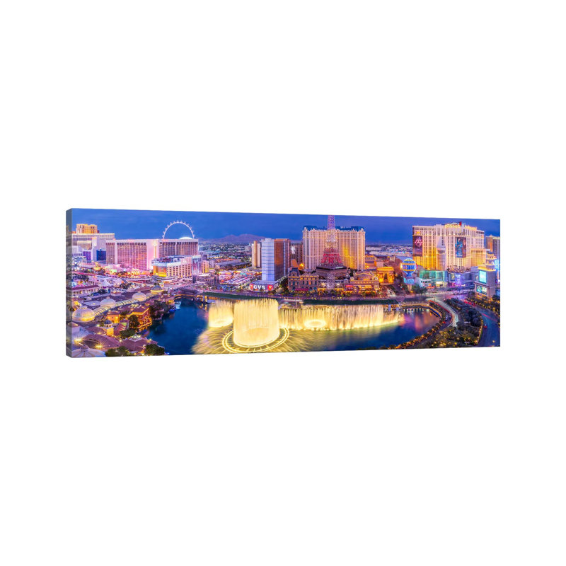 Las Vegas Night Panoramic - impression d'art mural, H 12 po x l 36 po, Toile tendue, Ne s’applique pas