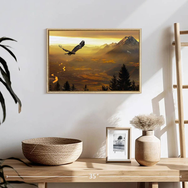Aigle royal au coucher du soleil, 19 po x 13 po, Cadre flottant en bois naturel