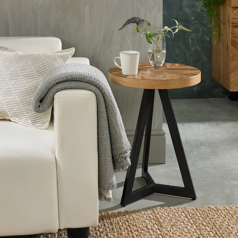 Stoltzfus Cross Legs End Table, Rustic Oak