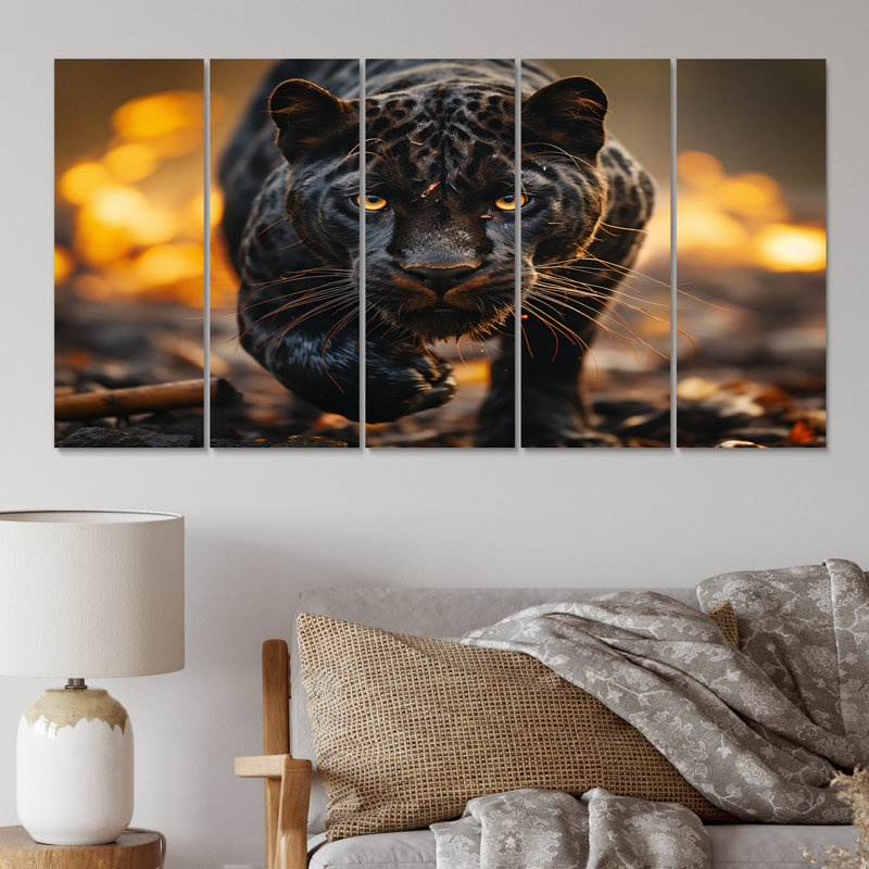 «Black Majestic Panther Hunting Wildlife II», art mural animaux panthère, salon - 5 panneaux égaux