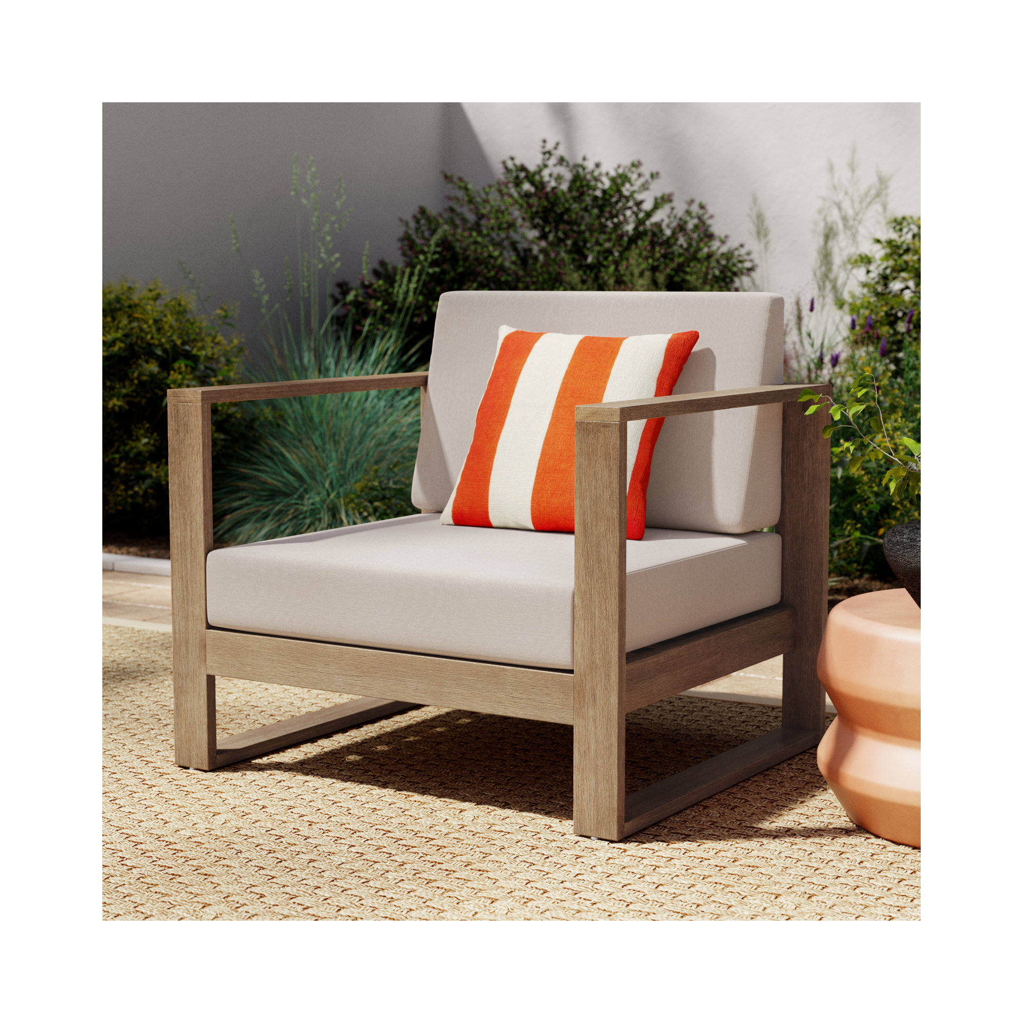  Outdoor Eucalyptus Single Chair with Cushions