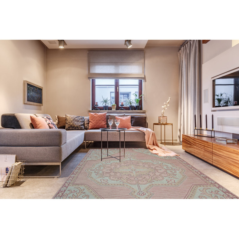 Tapis traditionnel rose en laine noué à la main Lydia, Rectangle 6 pi x 9 pi