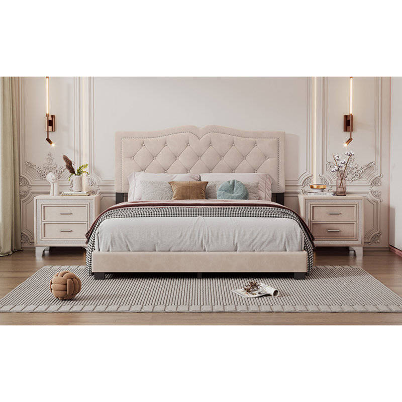 Structure de lit tapissier avec motif de rivets, lit plateforme moderne en velours avec tête de lit capitonnée, Queen, Beige