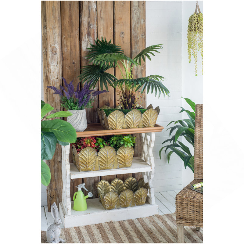Ensemble de 3 jardinières en métal patiné, L: 22 x 16,7 x 8,3 po, M: 21 x 16,5 x 7,3 po, S: 18 x 13,5 x 7 po